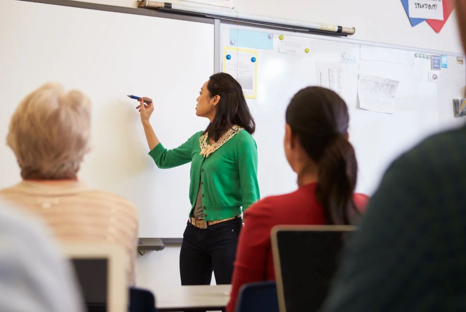 La US pone en marcha el Programa FAYDUS para fortalecer la formación docente del profesorado ayudante doctor