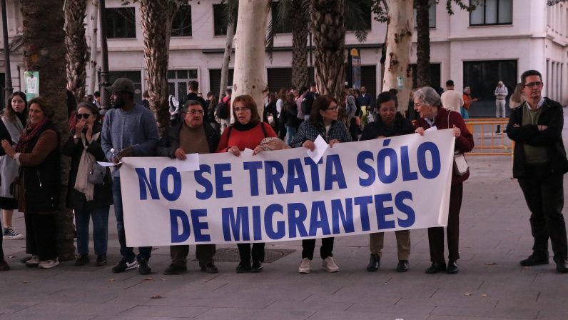 Sevilla acoge un nuevo Círculo de Silencio bajo el lema «Migraciones y misiones, caminos de esperanza»