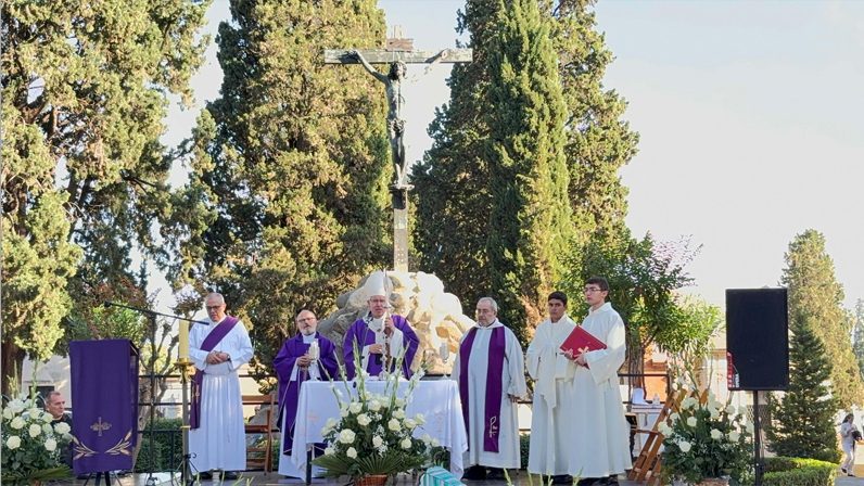 El arzobispo de Sevilla presidirá la misa de Fieles Difuntos en el cementerio de San Fernando el próximo 2 de noviembre